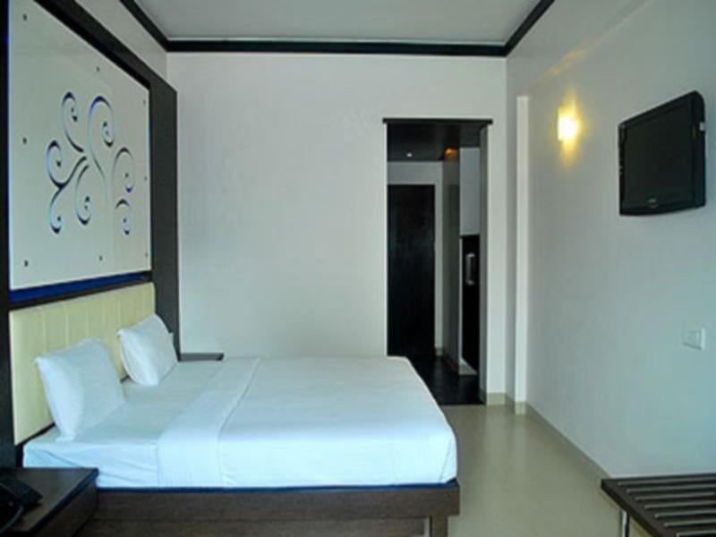 Hôtel Sunnys Retreat à Lonavala Extérieur photo